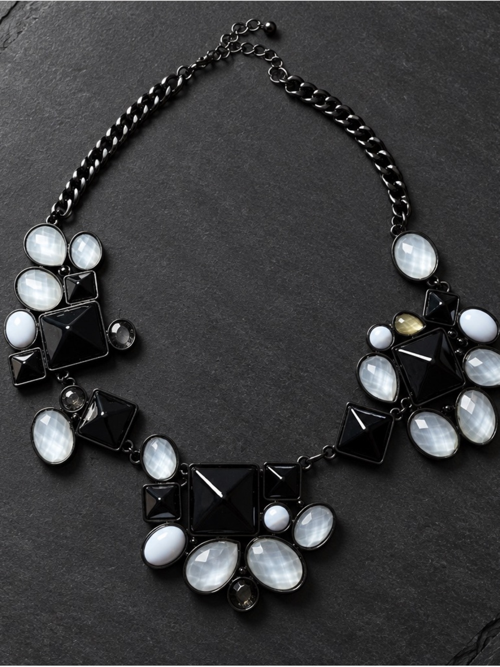 Avon Black and White Geometric Collar Necklace